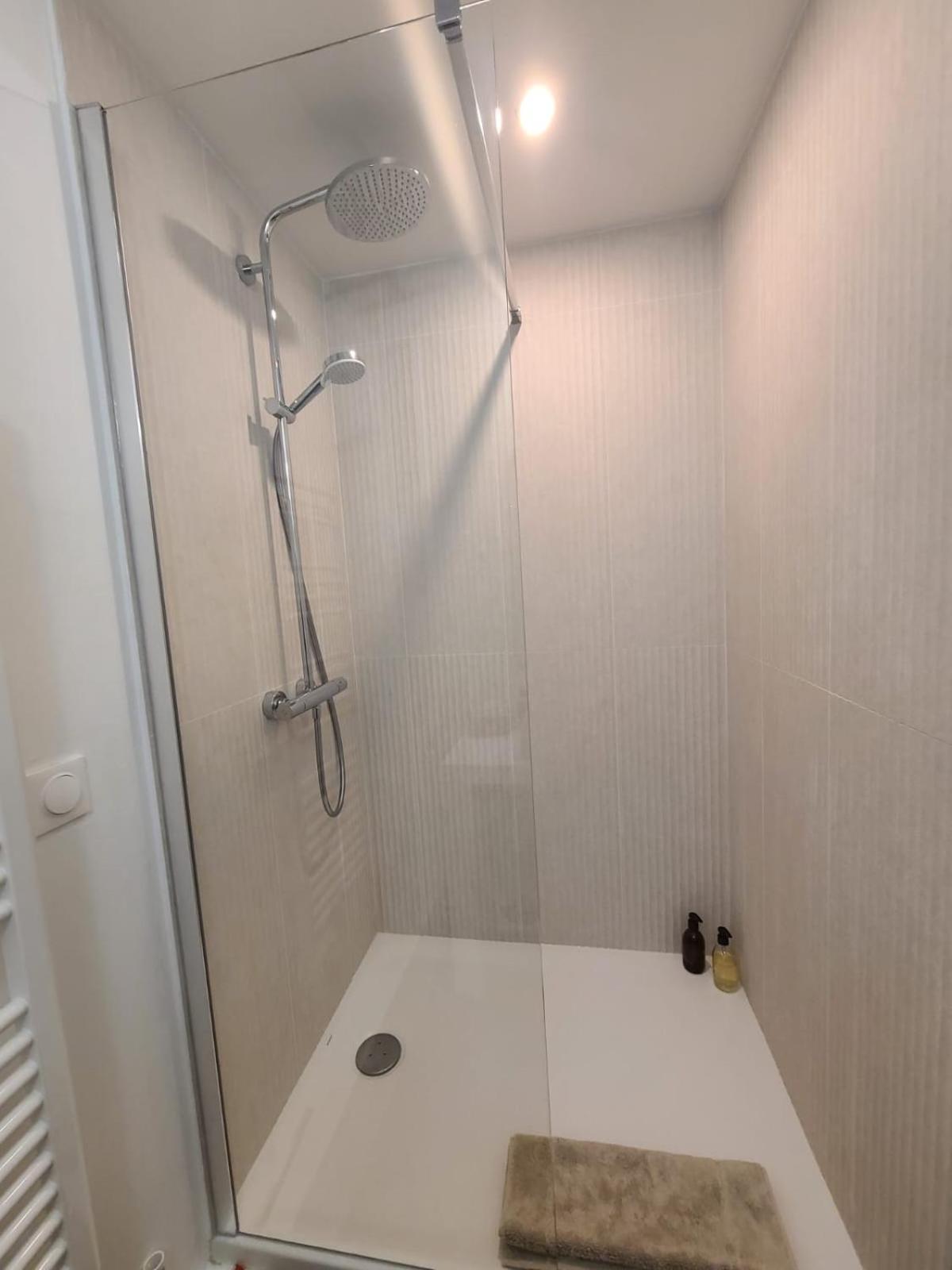 Superbe Appartement Familial En Coeur De Ville - Parking - Petit Dej Sur Demande La Ciotat Zewnętrze zdjęcie